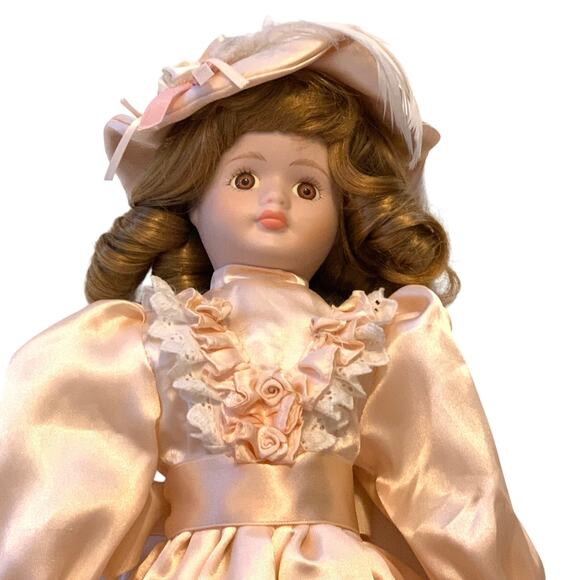 Seymour Mann Connoisseur Doll Collection Vintage Doll Nichole & Stand Porcelain - Picture 1 of 14